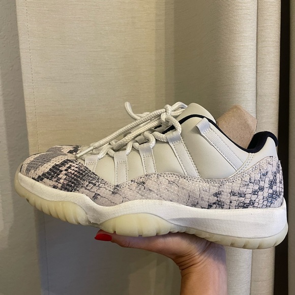 2019 Air Jordan 11 Retro Low 'Light Bone Snakeskin' - Picture 7 of 7